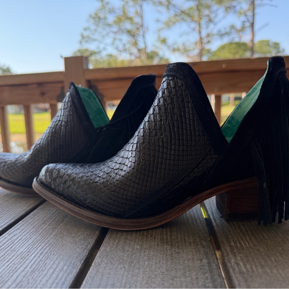 Corral Black Women’s Snakeskin Fringe Ankle Booties Teal Interior - Picture 2 of 5
